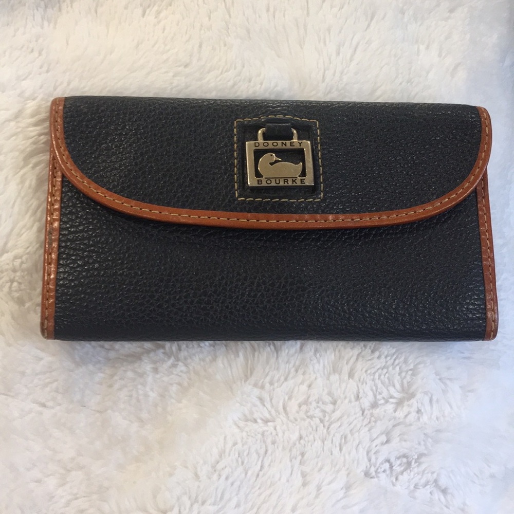 Dooney & Bourke pebble stone leather wallet